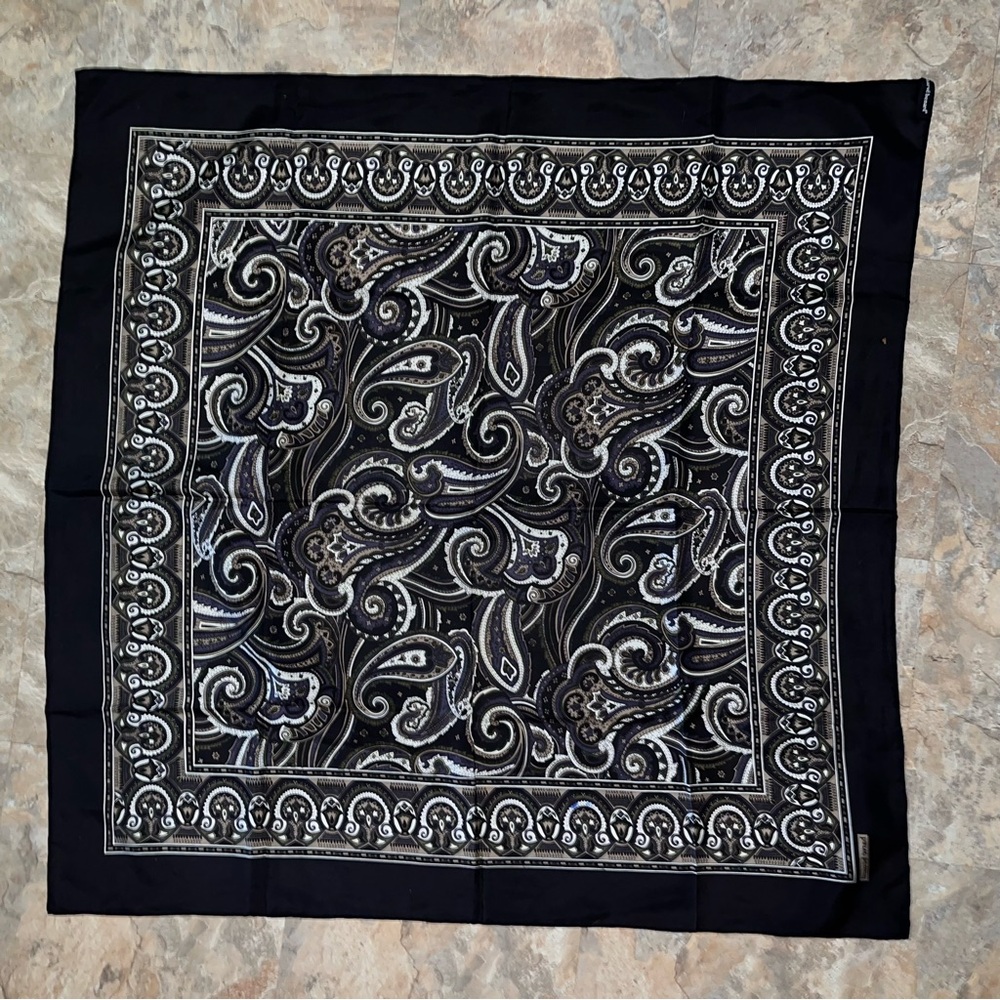 Vintage Harve Benard Square 34x34" Black Silk Parsley Floral Scarf *small stain* - Picture 5 of 11